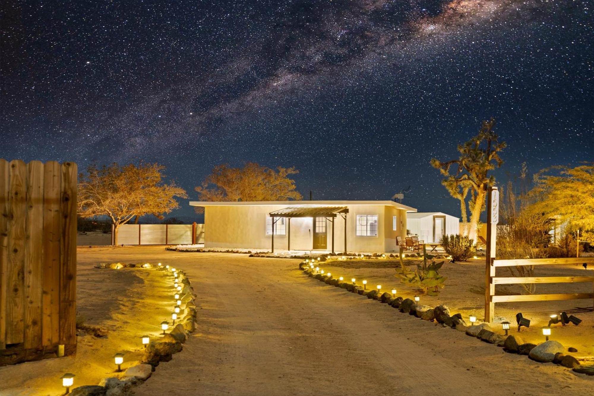 Private Jt Cabin - Ev L2 Station, Hammocks, Fire Pit, Bbq, Bocce Ball, Cornhole Yucca Valley Exterior photo